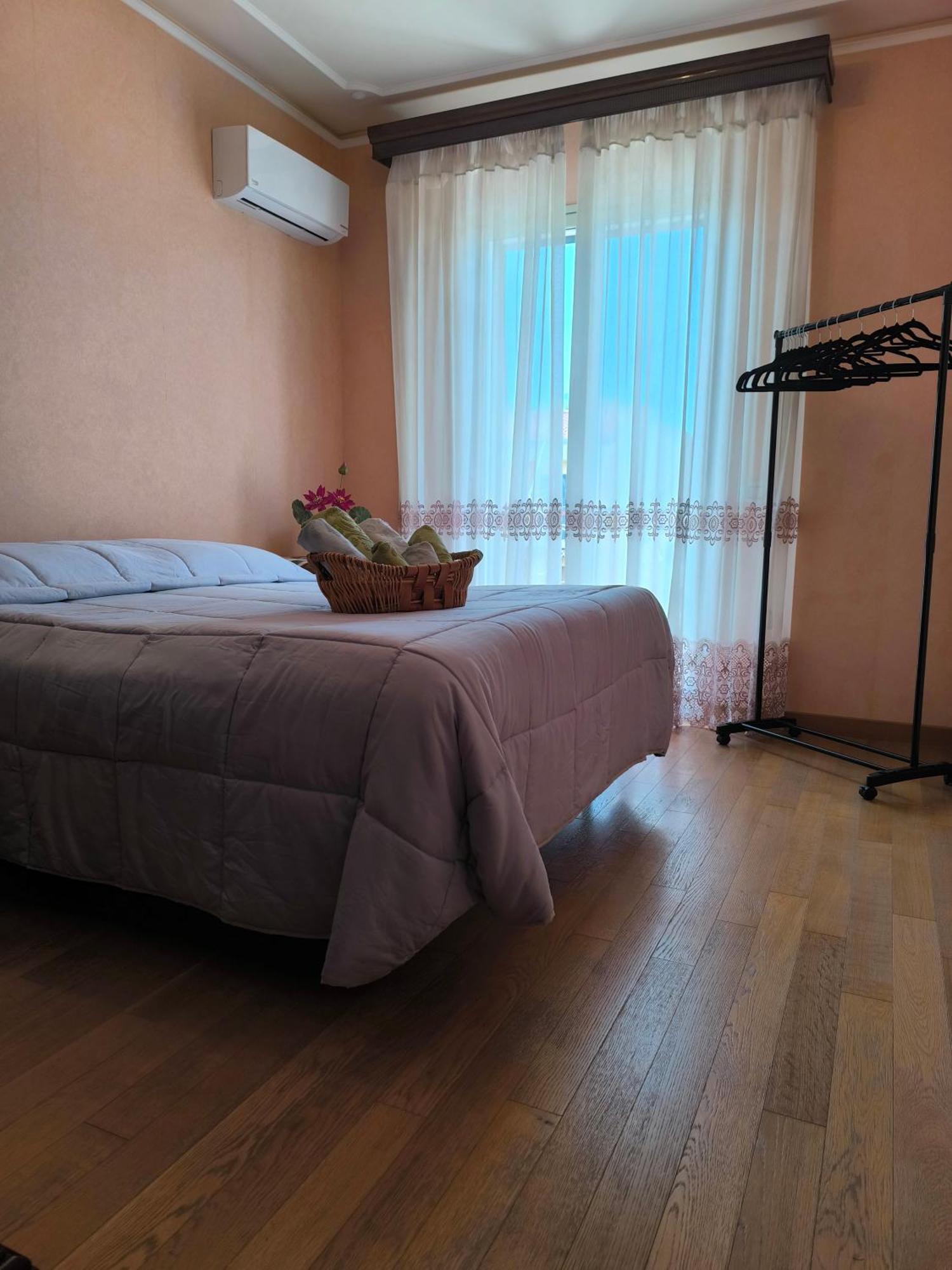 לינה וארוחת בוקר Motta SantʼAnastasia Bed & Breakfast Kalinka מראה חיצוני תמונה