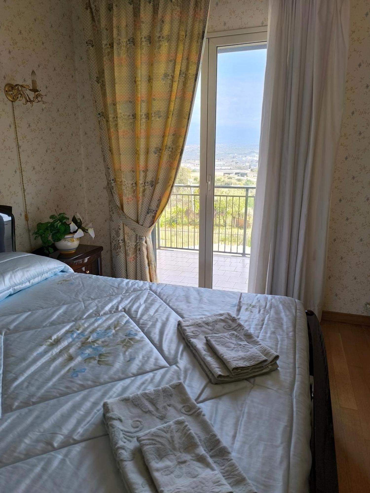 לינה וארוחת בוקר Motta SantʼAnastasia Bed & Breakfast Kalinka מראה חיצוני תמונה